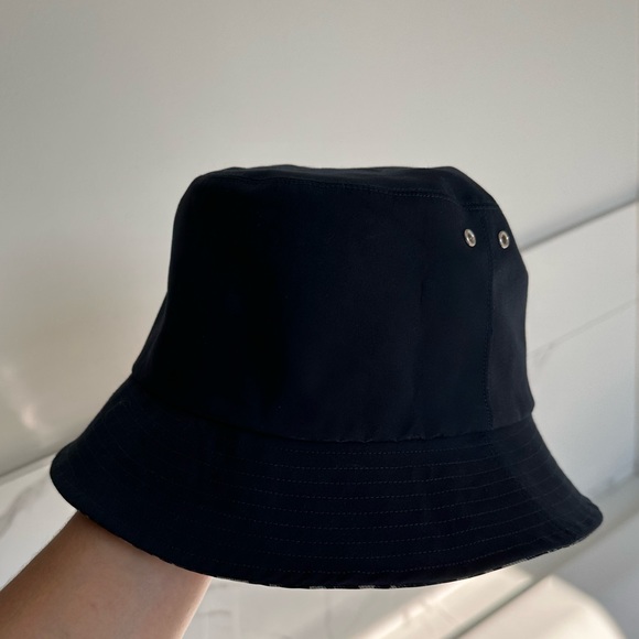 DIOR Bucket Hat - Picture 3 of 3